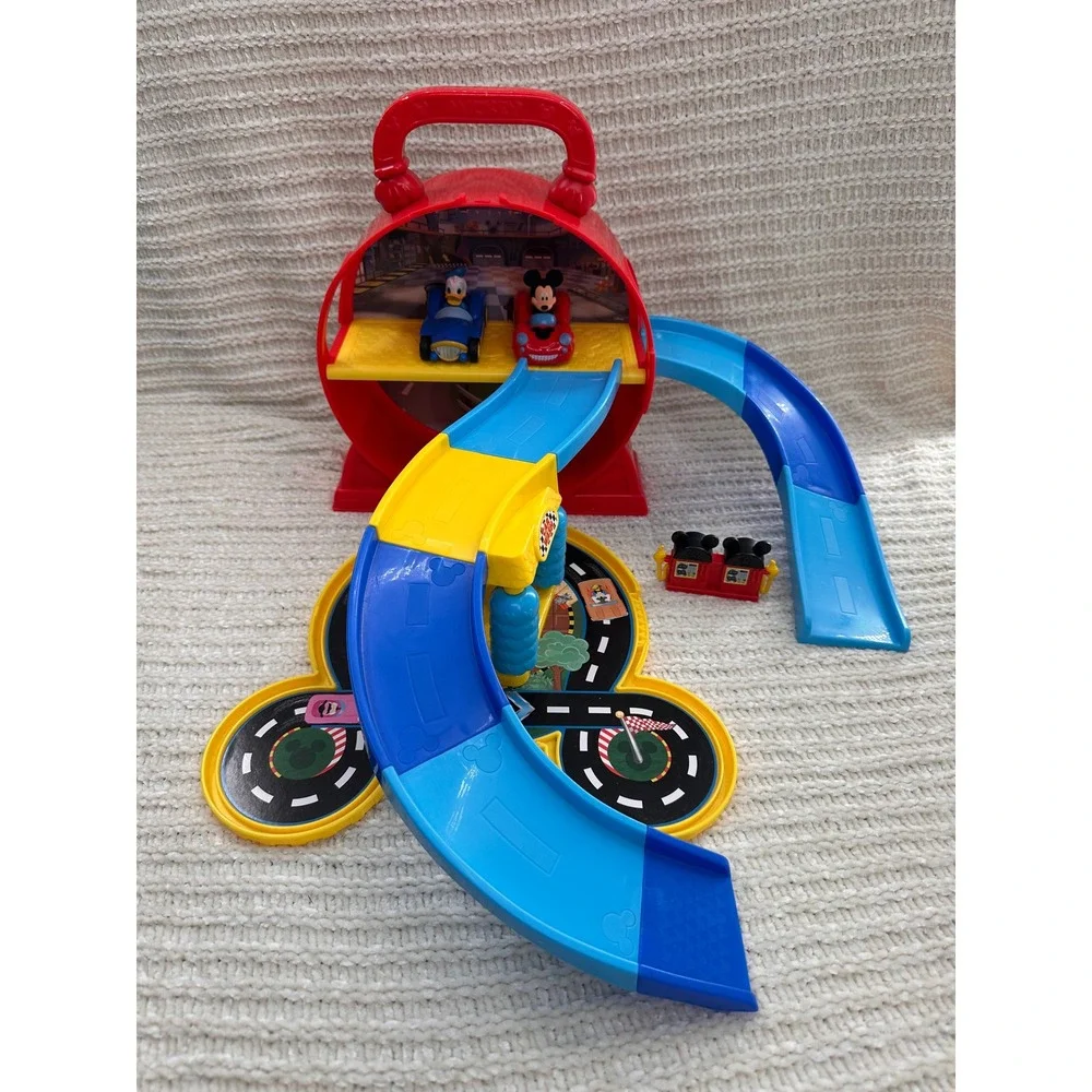 Disney Junior Mickey Roadster Racers Stow N Go Garage Playset Mickey Donald Cars